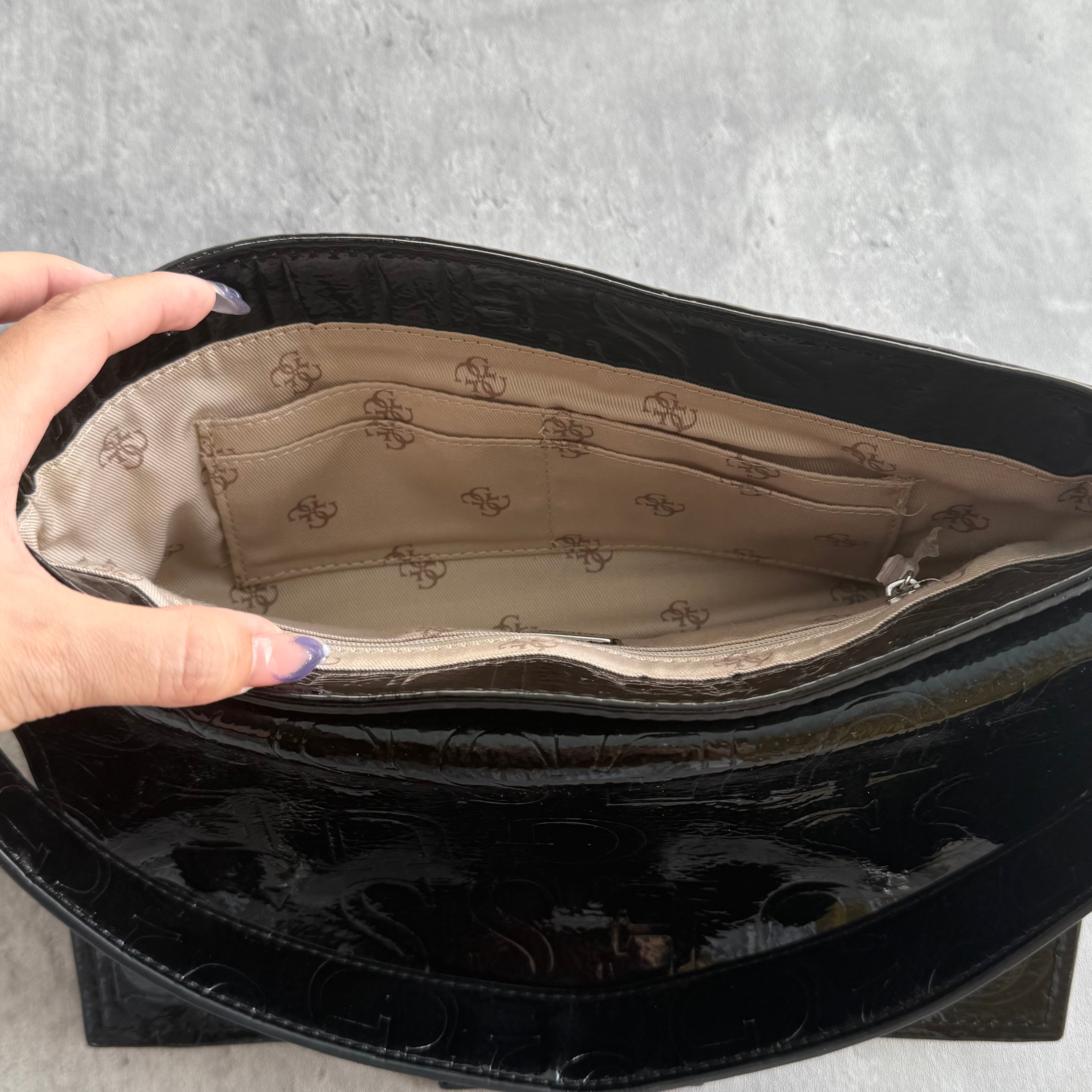 Guess Y2K G Logo Embossed Patent ShoulderBag Black
