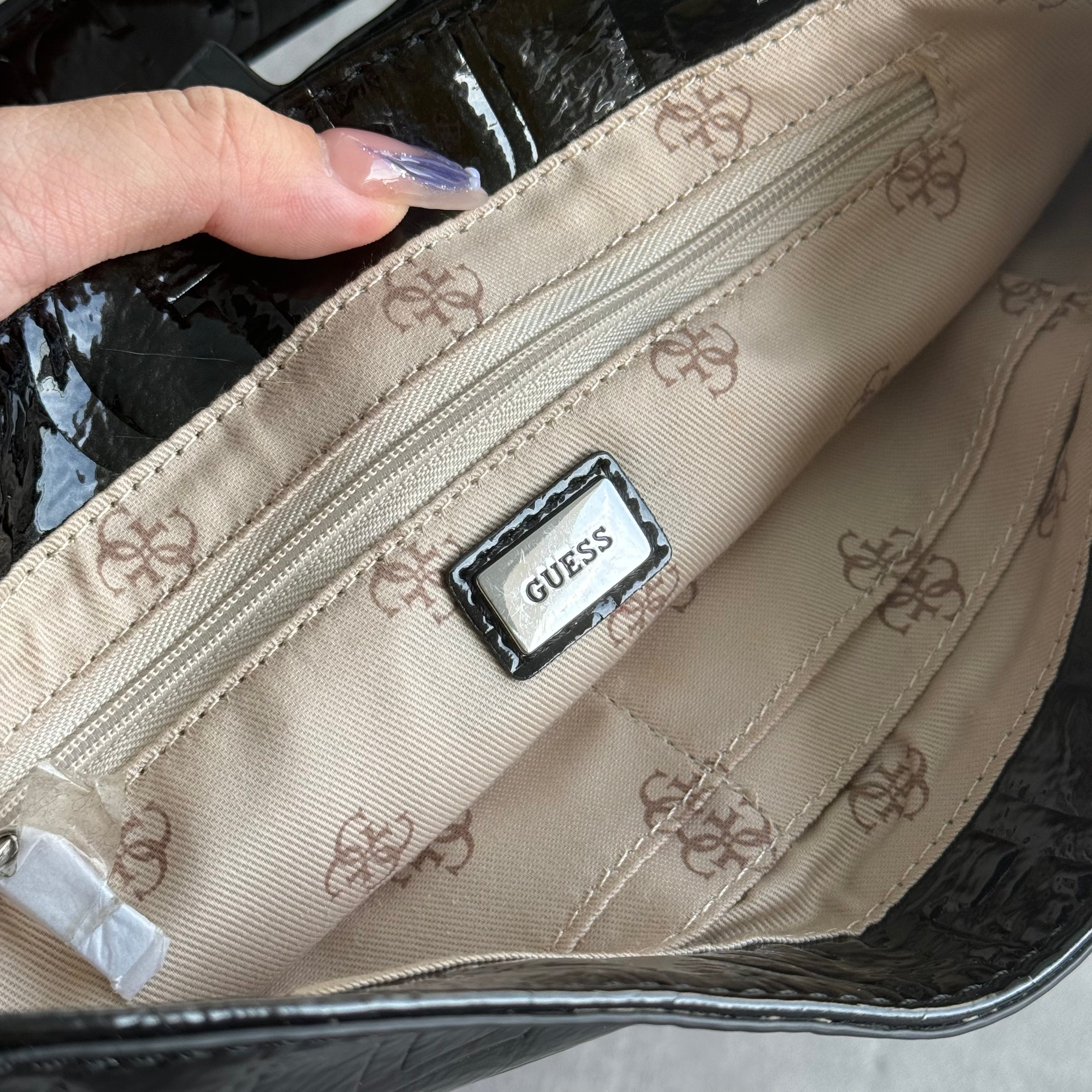 Guess Y2K G Logo Embossed Patent ShoulderBag Black