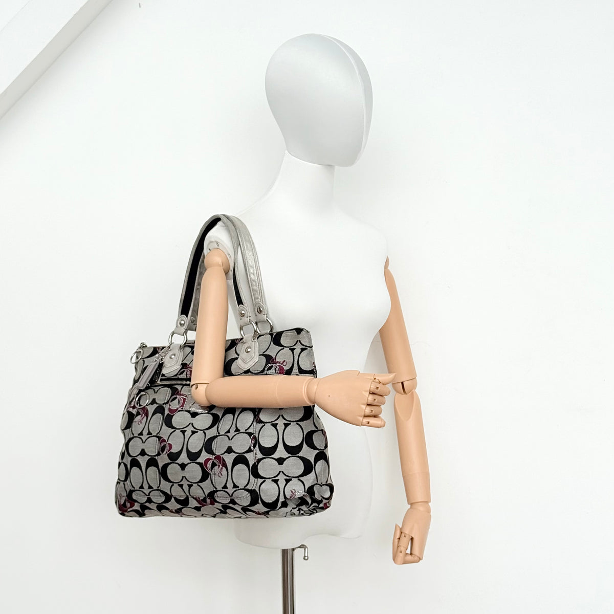 Coach Signature Poppy Hearts Glam Tote Bag Grey/Black