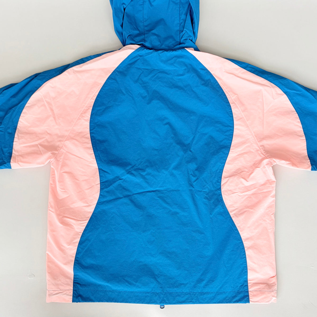 (L) Undefeated Lightweight Hooded Windbreaker Jacket Blue/Pink