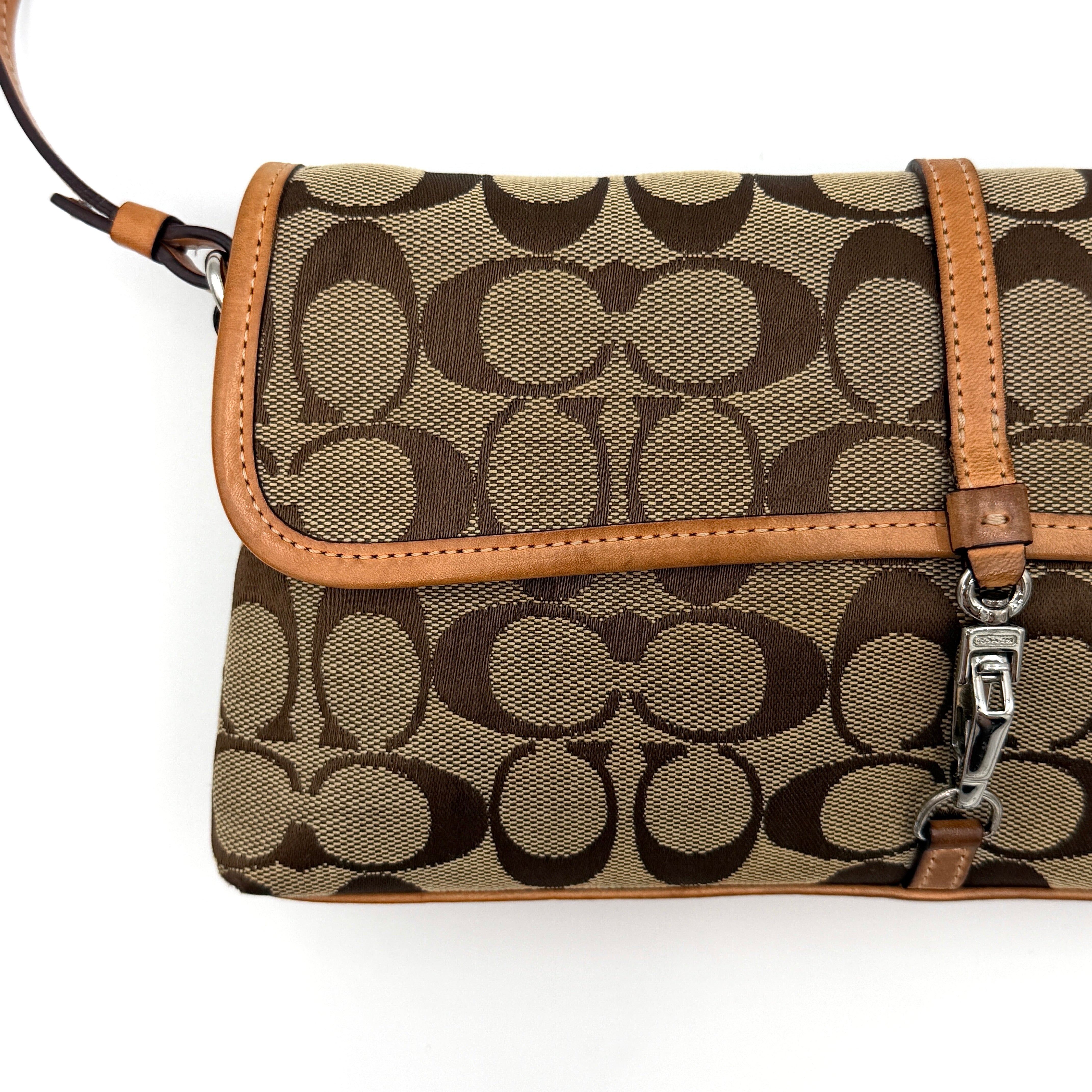 Coach Y2K Demi Clip Bagguete Shoulder Bag Beige/Tan