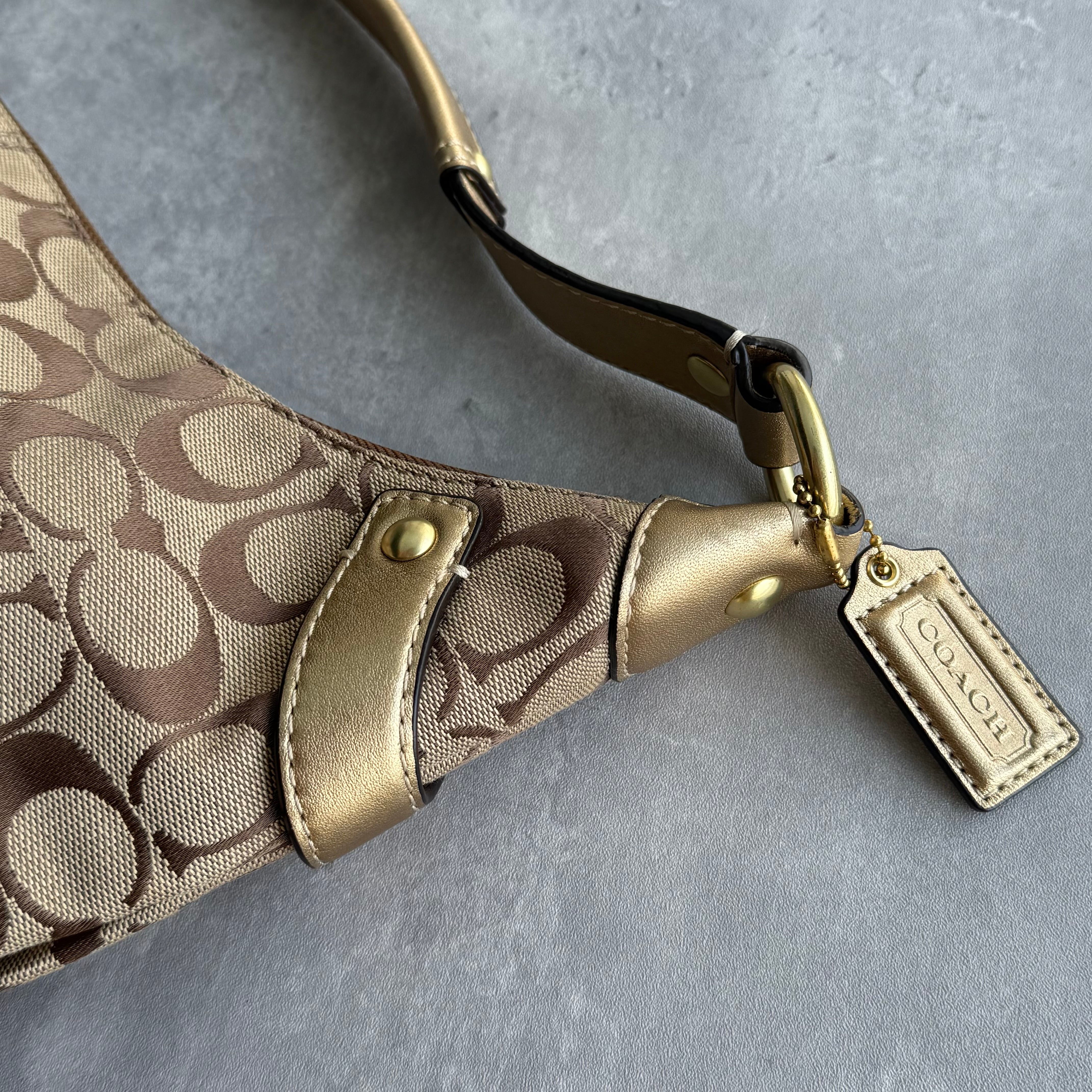 Coach Signature Penelope Shoulder Bag Beige/Gold