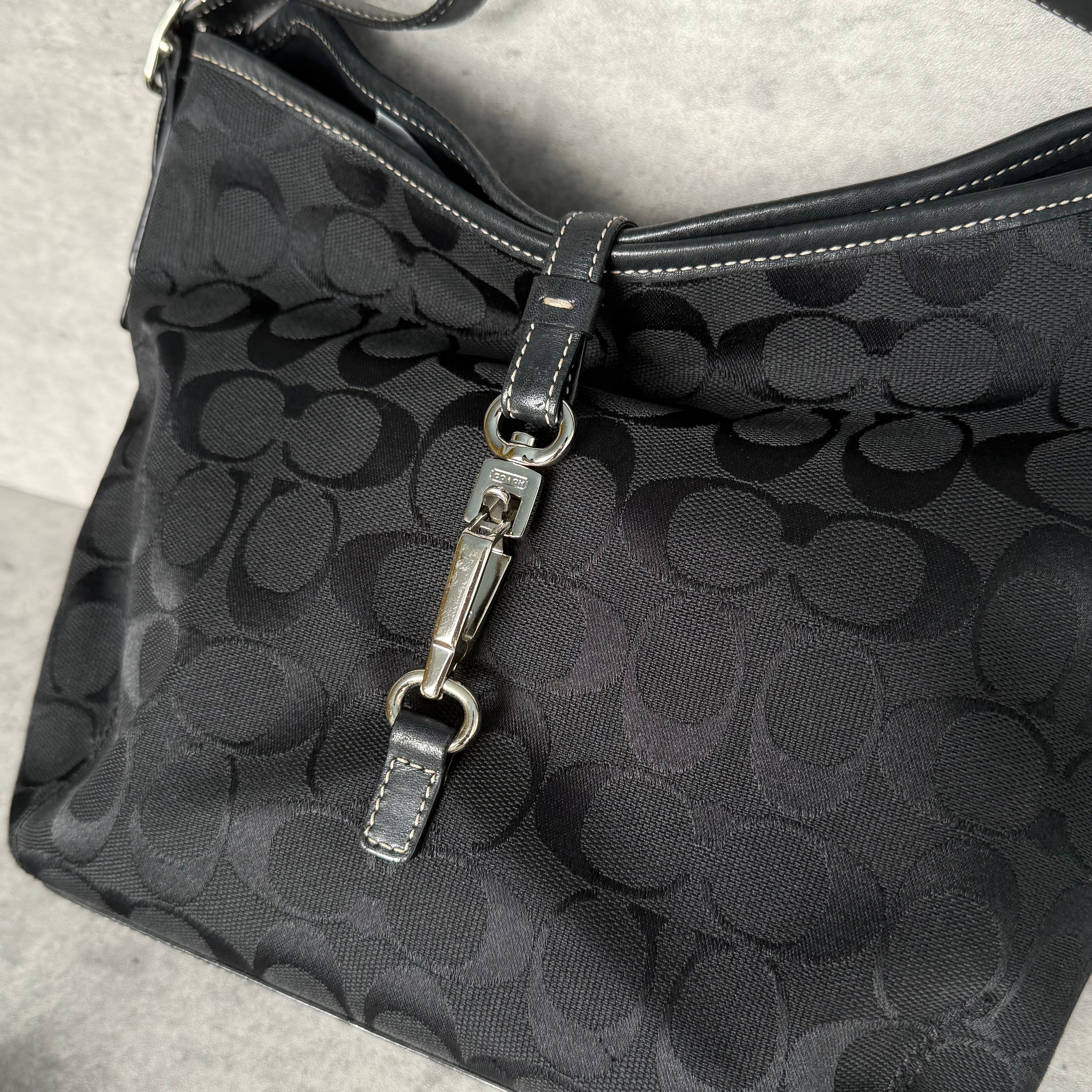 Coach Signature Clip Shoulder Bag Black