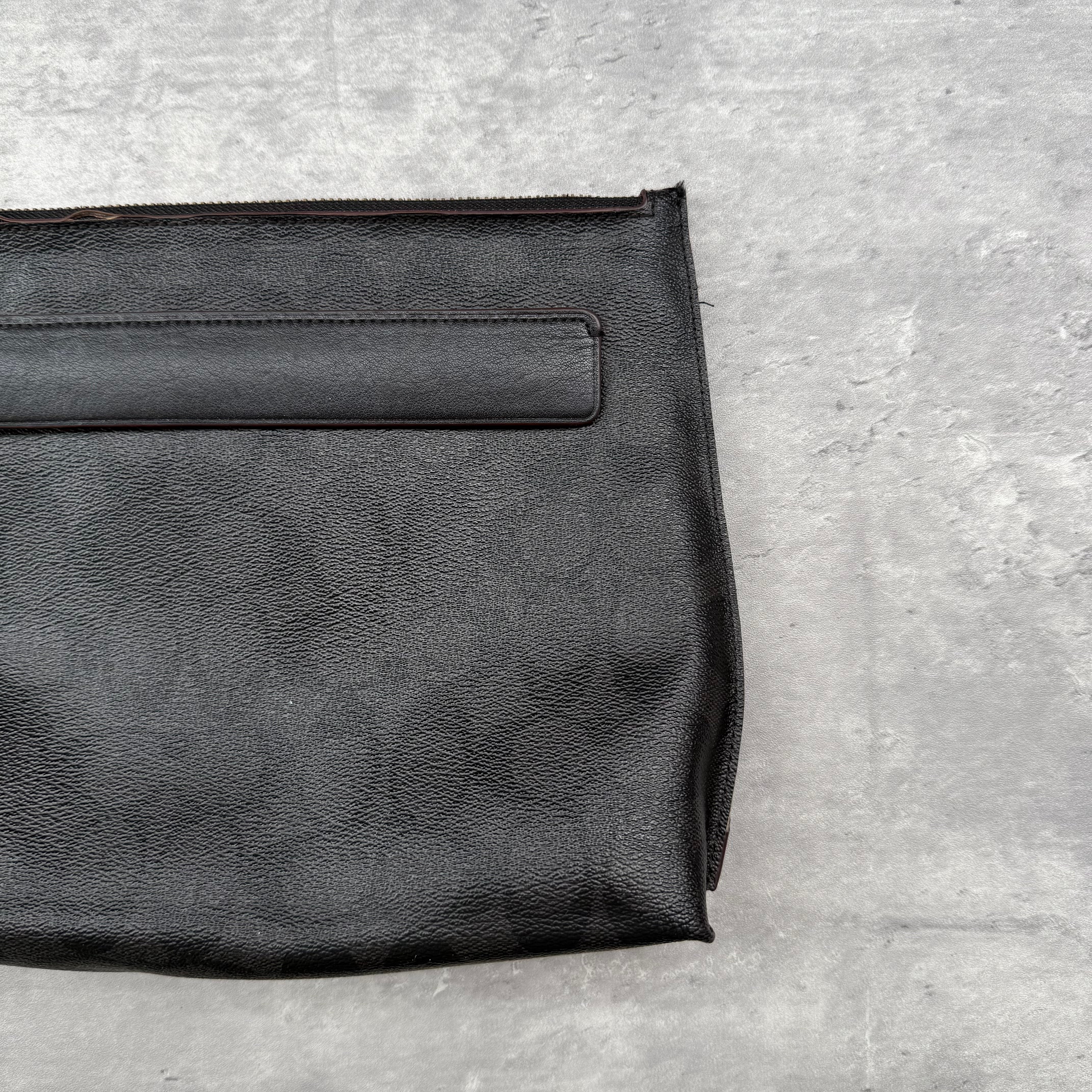 Coach Carryall Pouch Black