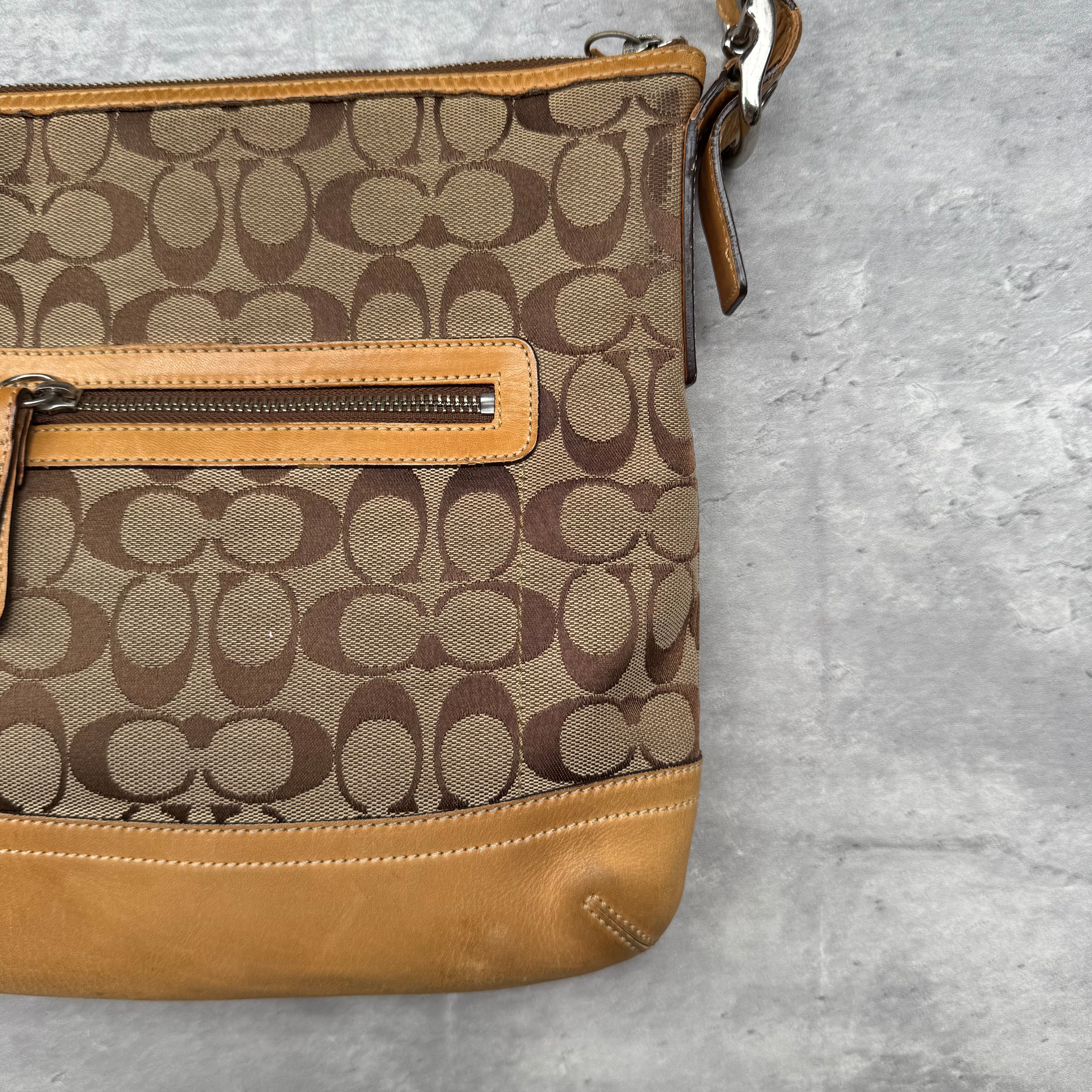 Coach Signature Canvas Crossbody ShoulderBag Beige/Brown