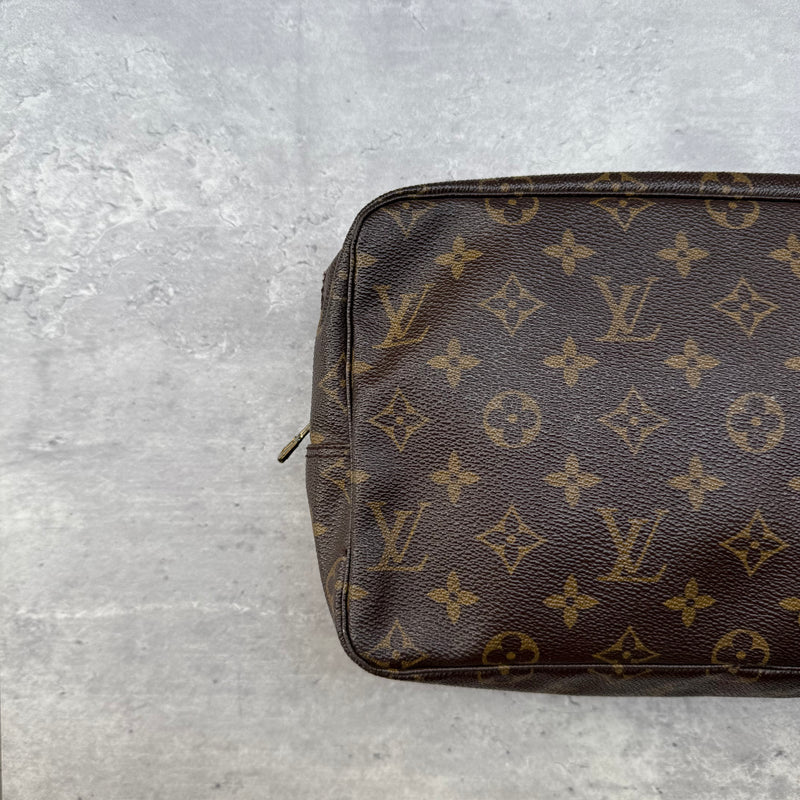 Louis Vuitton Trousse de Toilette Monogram Washbag