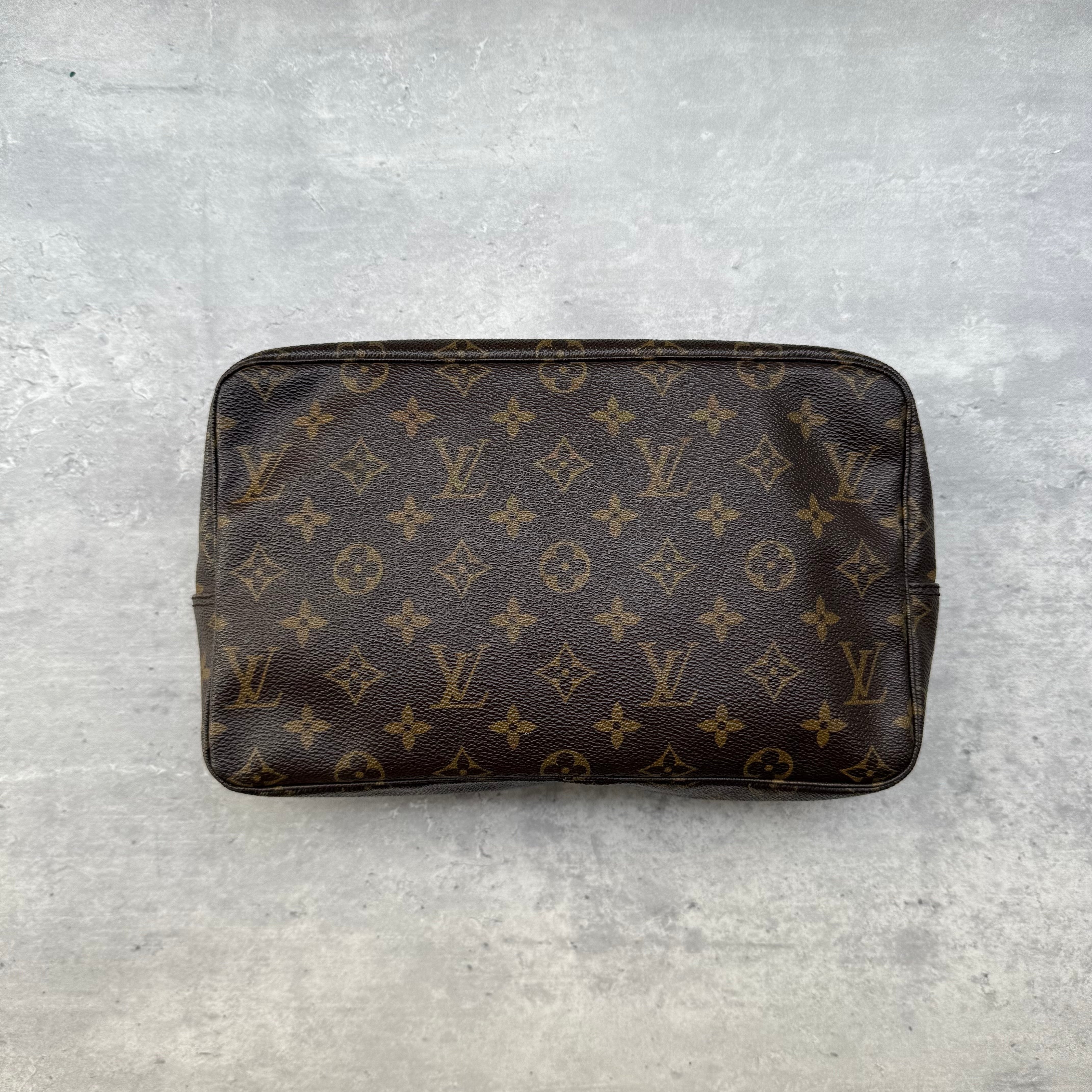 Louis Vuitton Trousse de Toilette Monogram Washbag