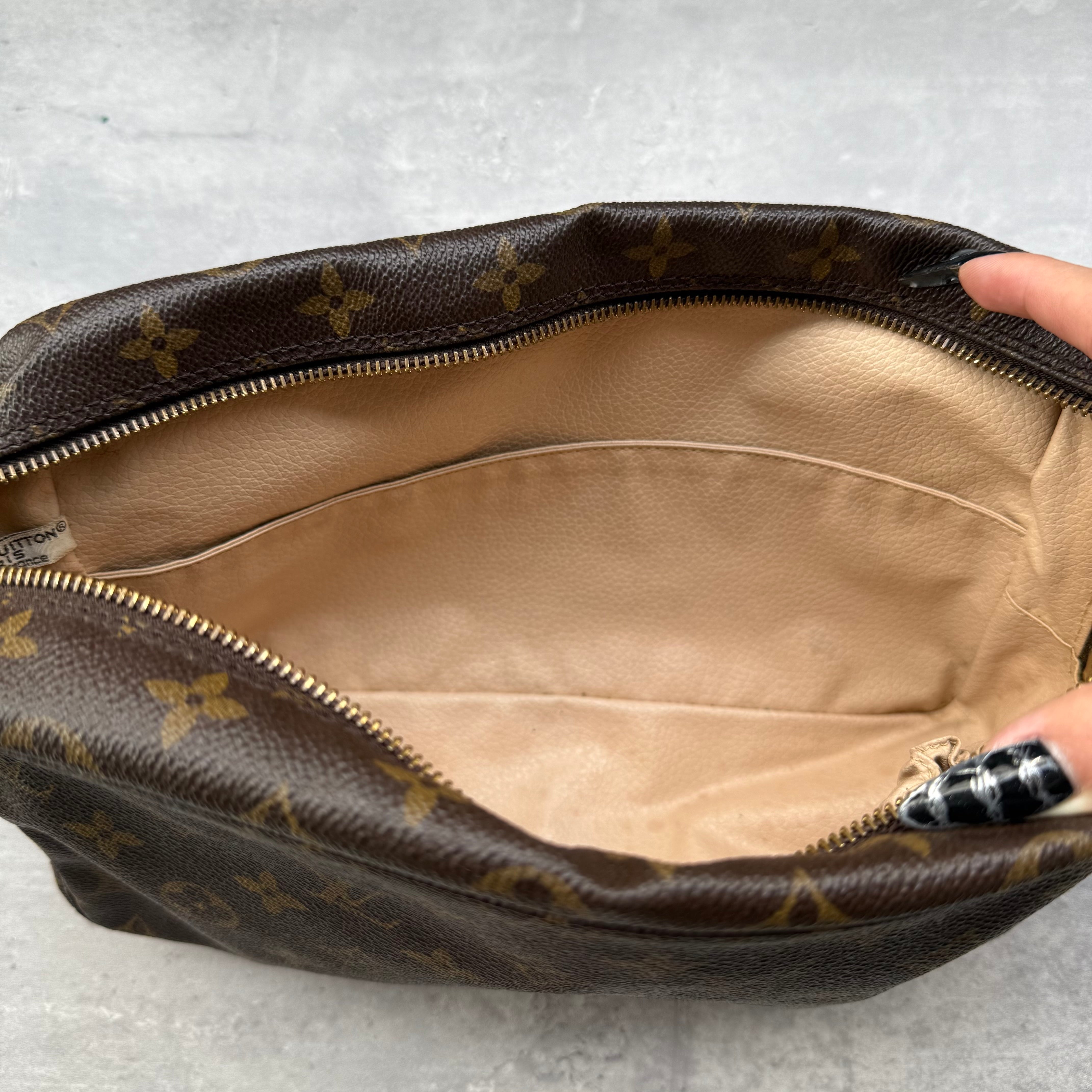 Louis Vuitton Trousse de Toilette Monogram Washbag