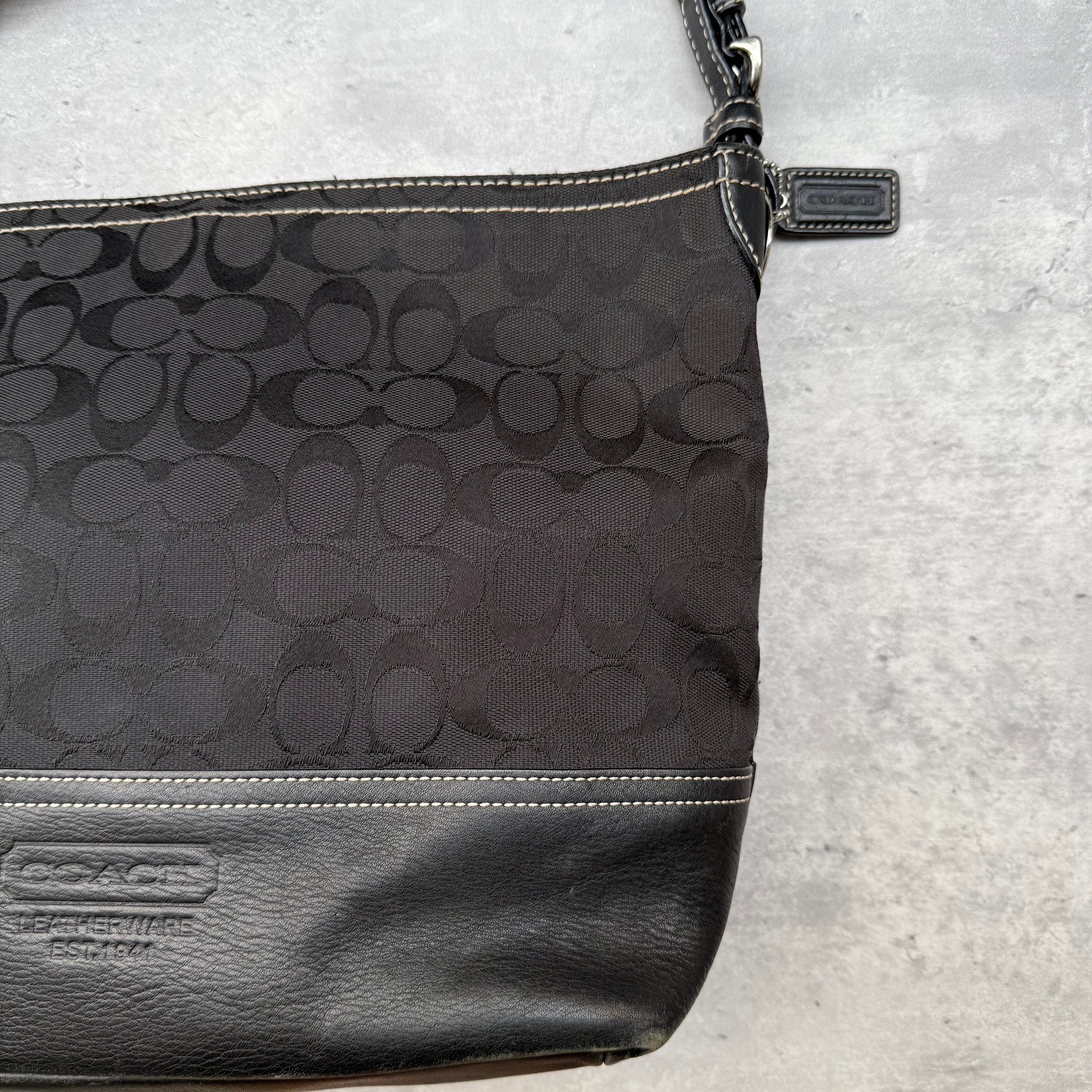 Coach Signature Canvas ShoulderBag Black
