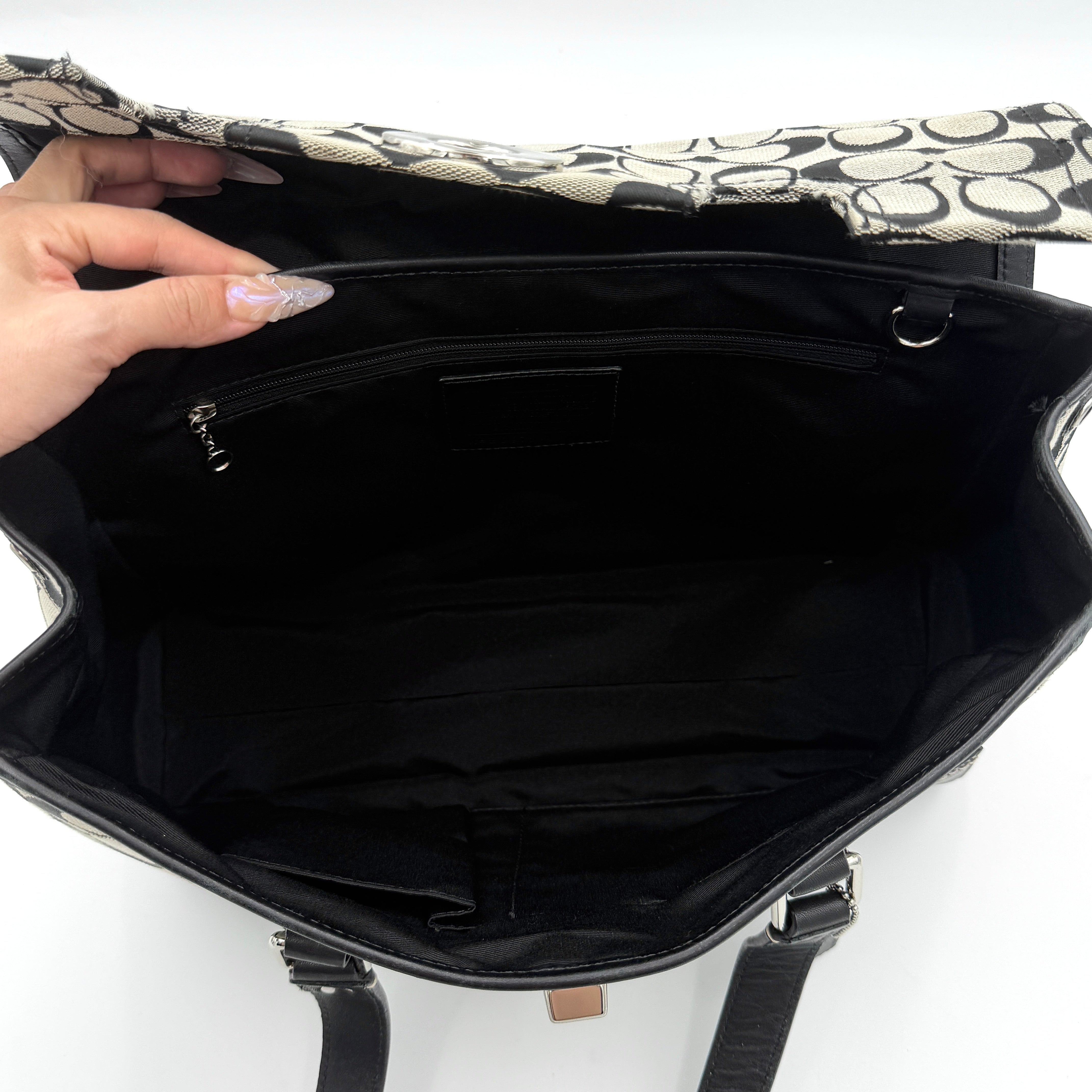 Coach Signature Hampton Turnlock Shoulder Bag Grey/Black