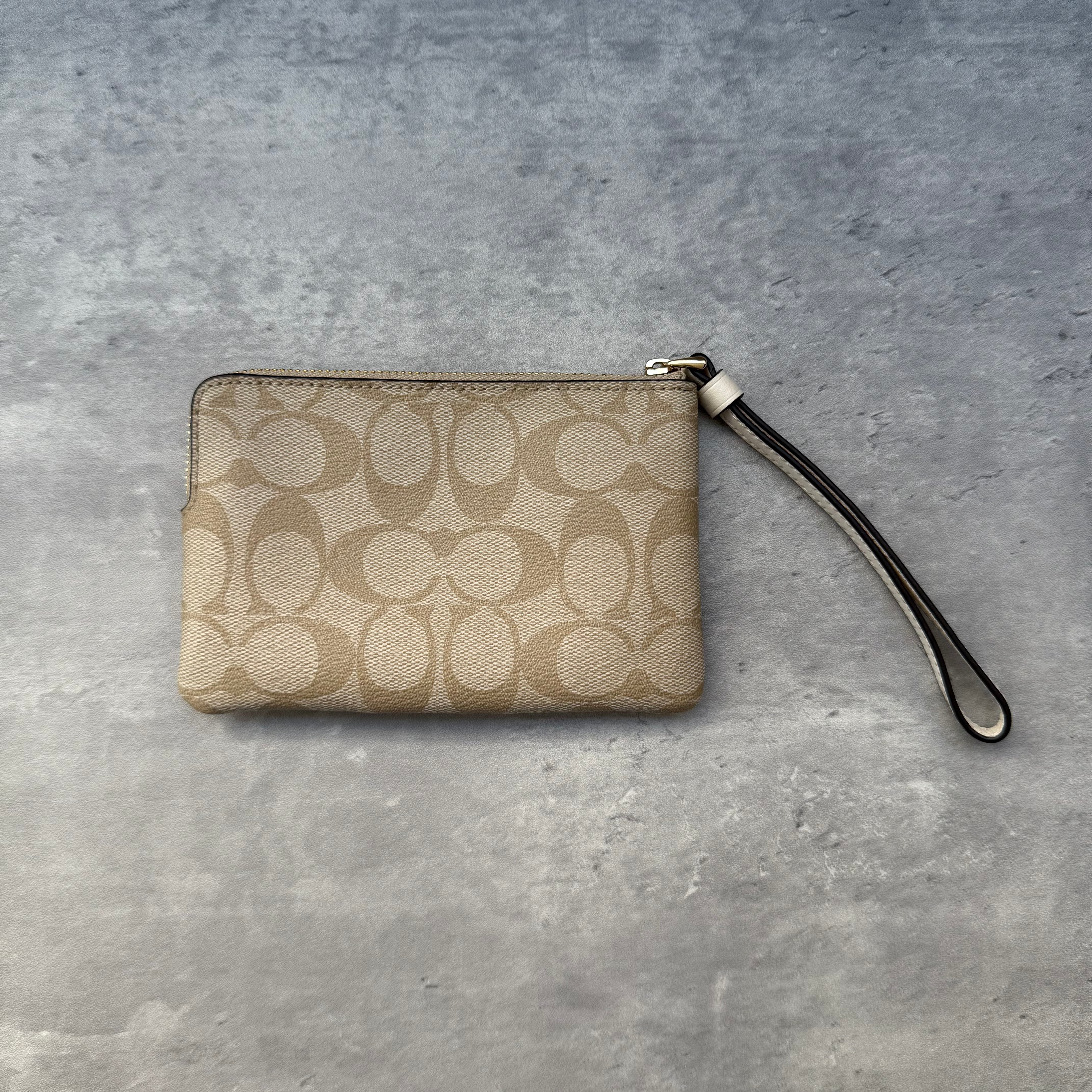 Coach Corner Zip Wristlet Light Khaki/White