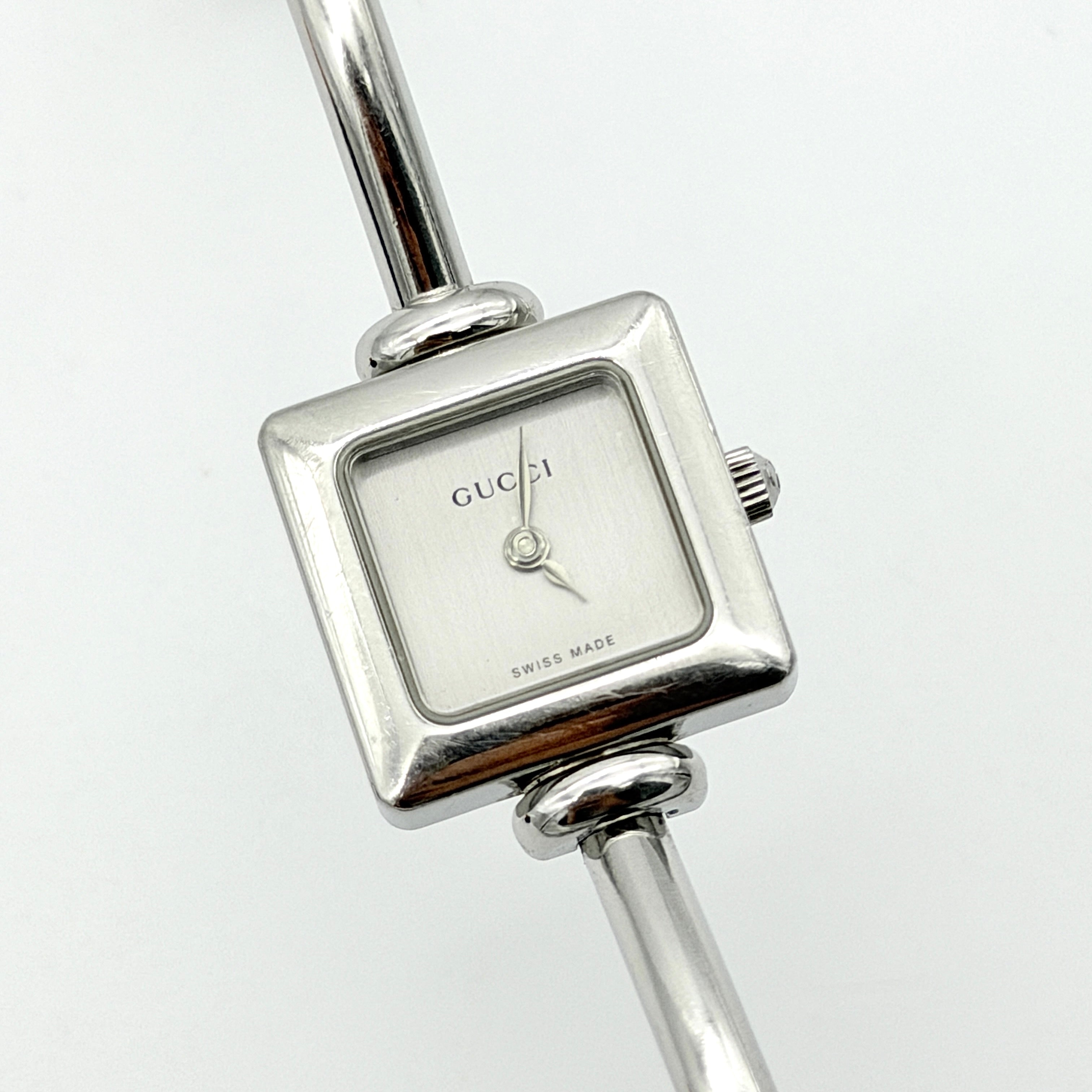 Gucci 1900L Stainless Steel Bangle Watch Silver