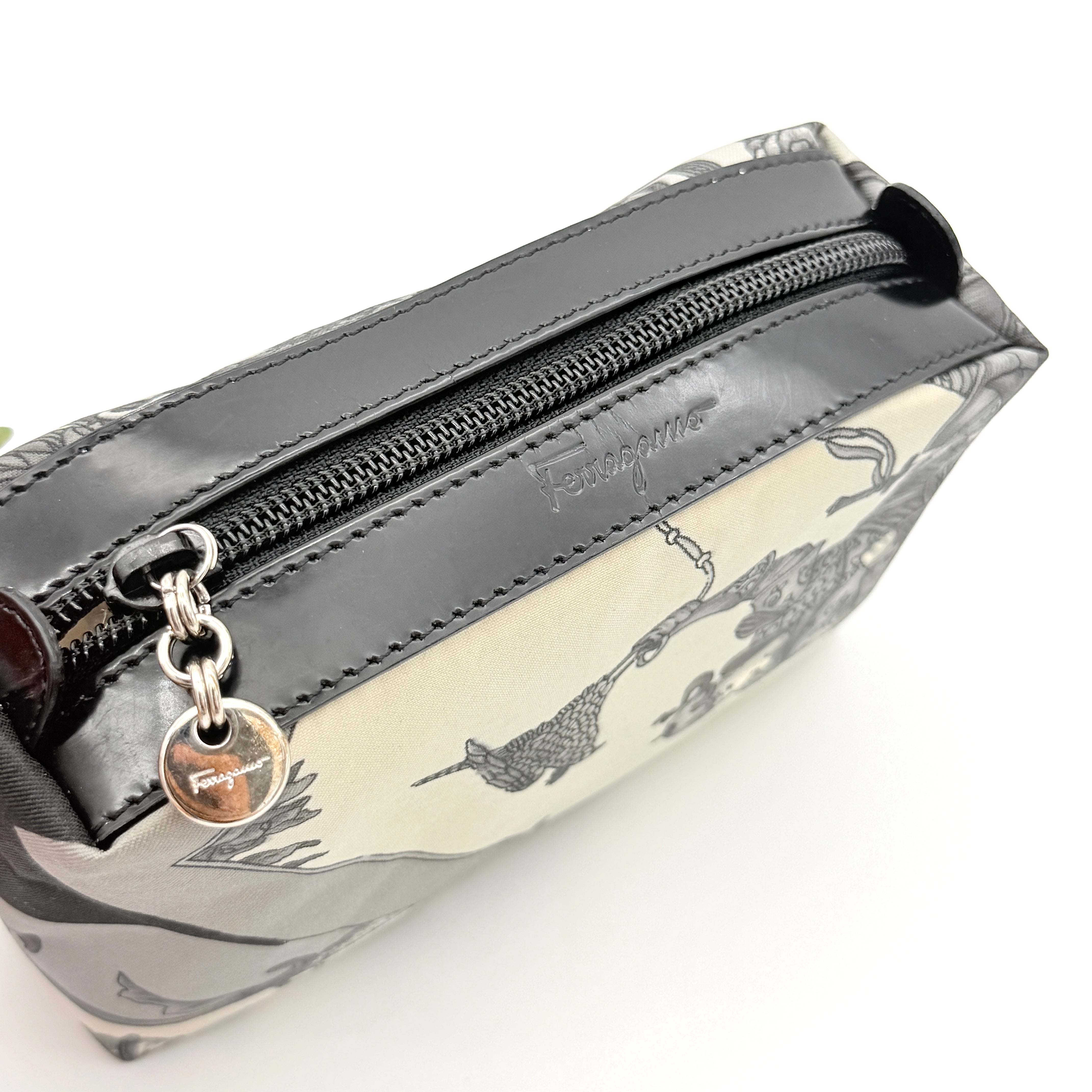 Salvatore Ferragamo Printed Nylon Cosmetic Pouch Grey/Cream