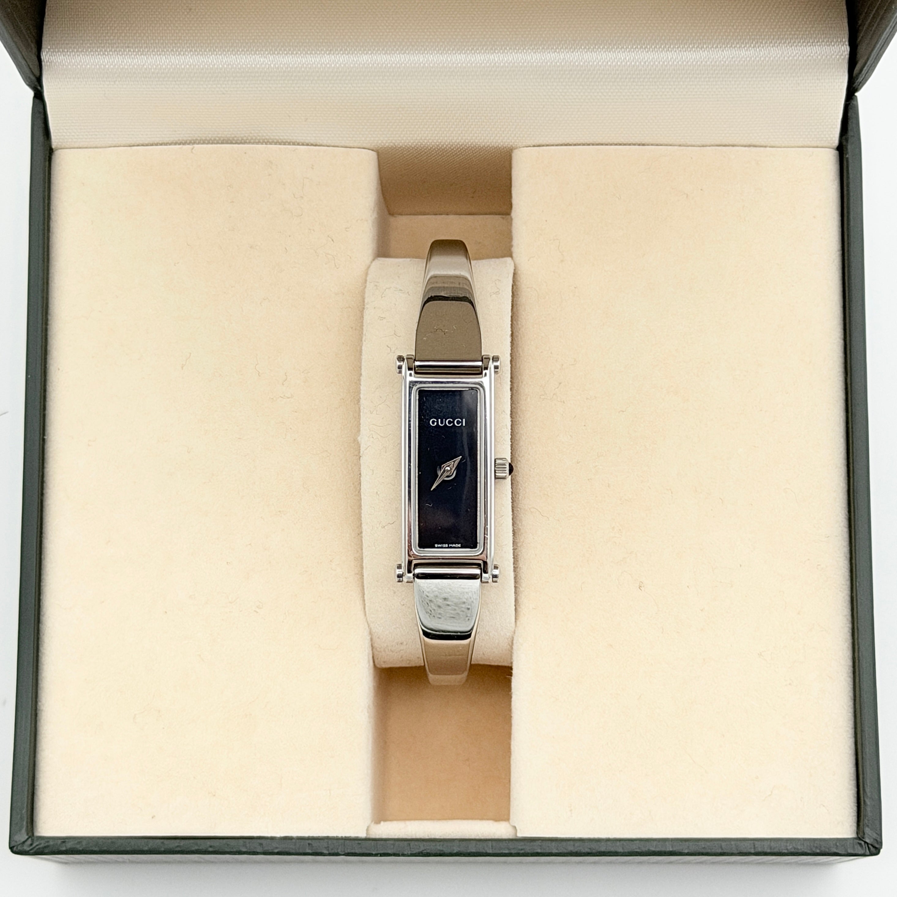 Gucci 1500L Black Dial Bangle Watch