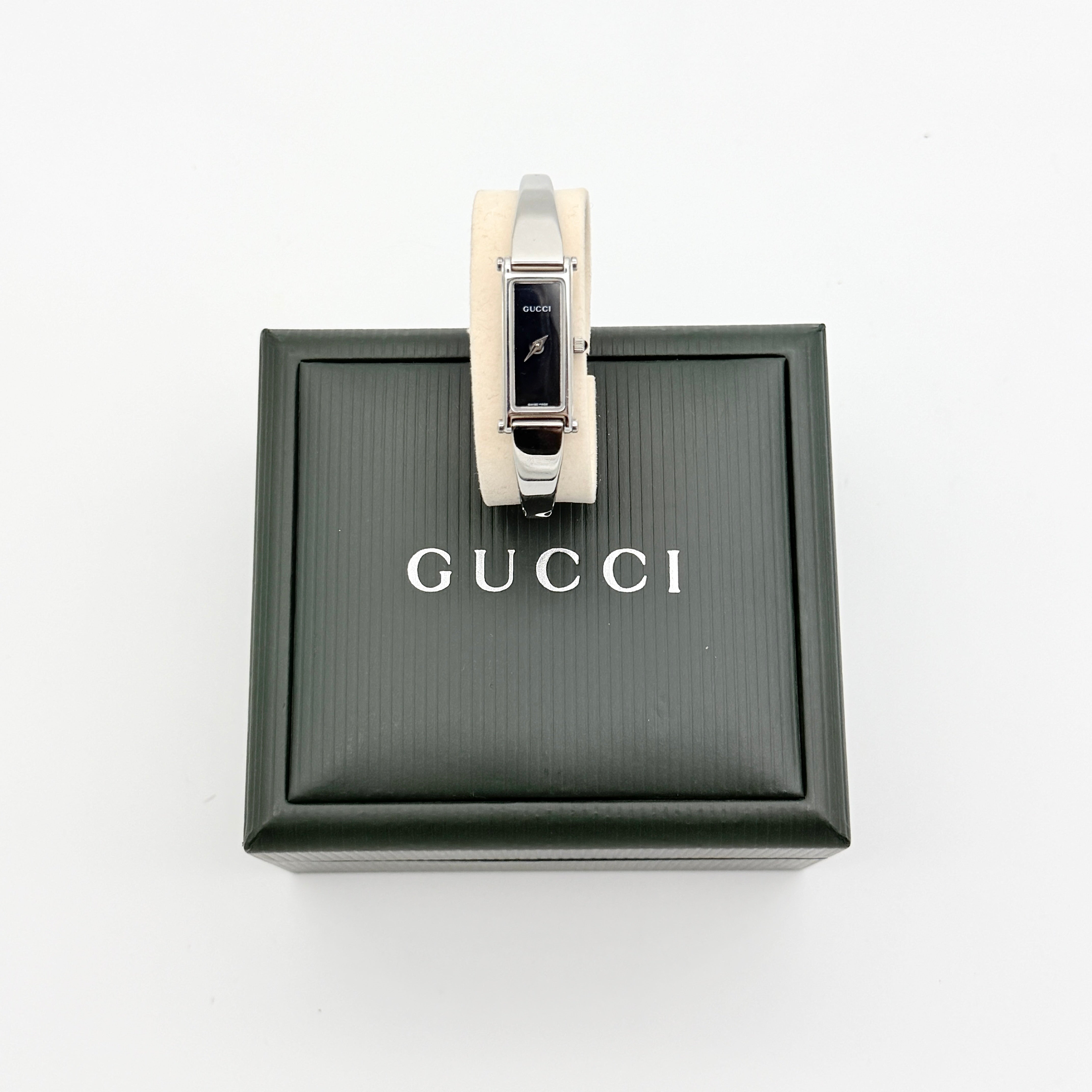 Gucci 1500L Black Dial Bangle Watch