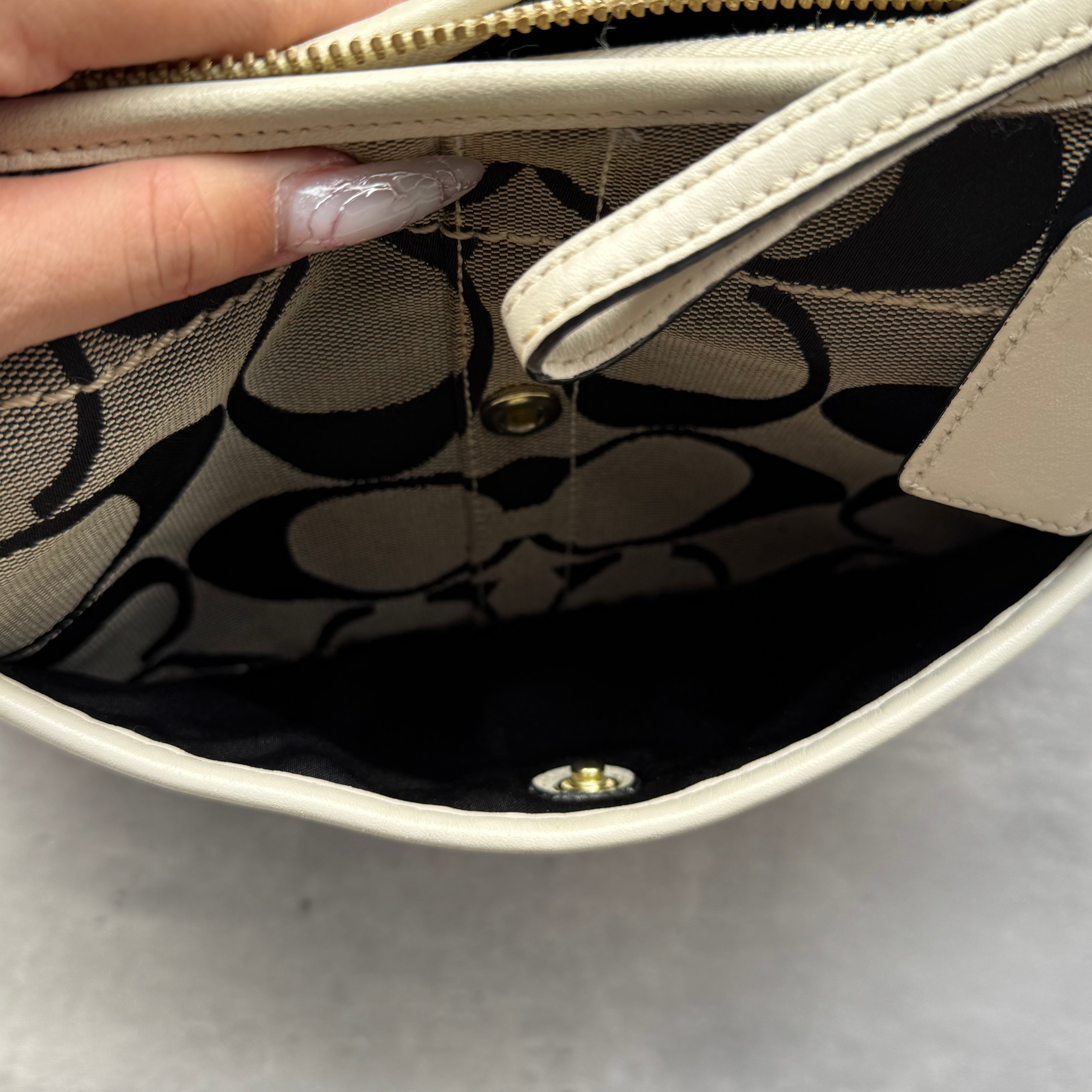 Coach Signature Canvas Hobo Crossbody Grey/White