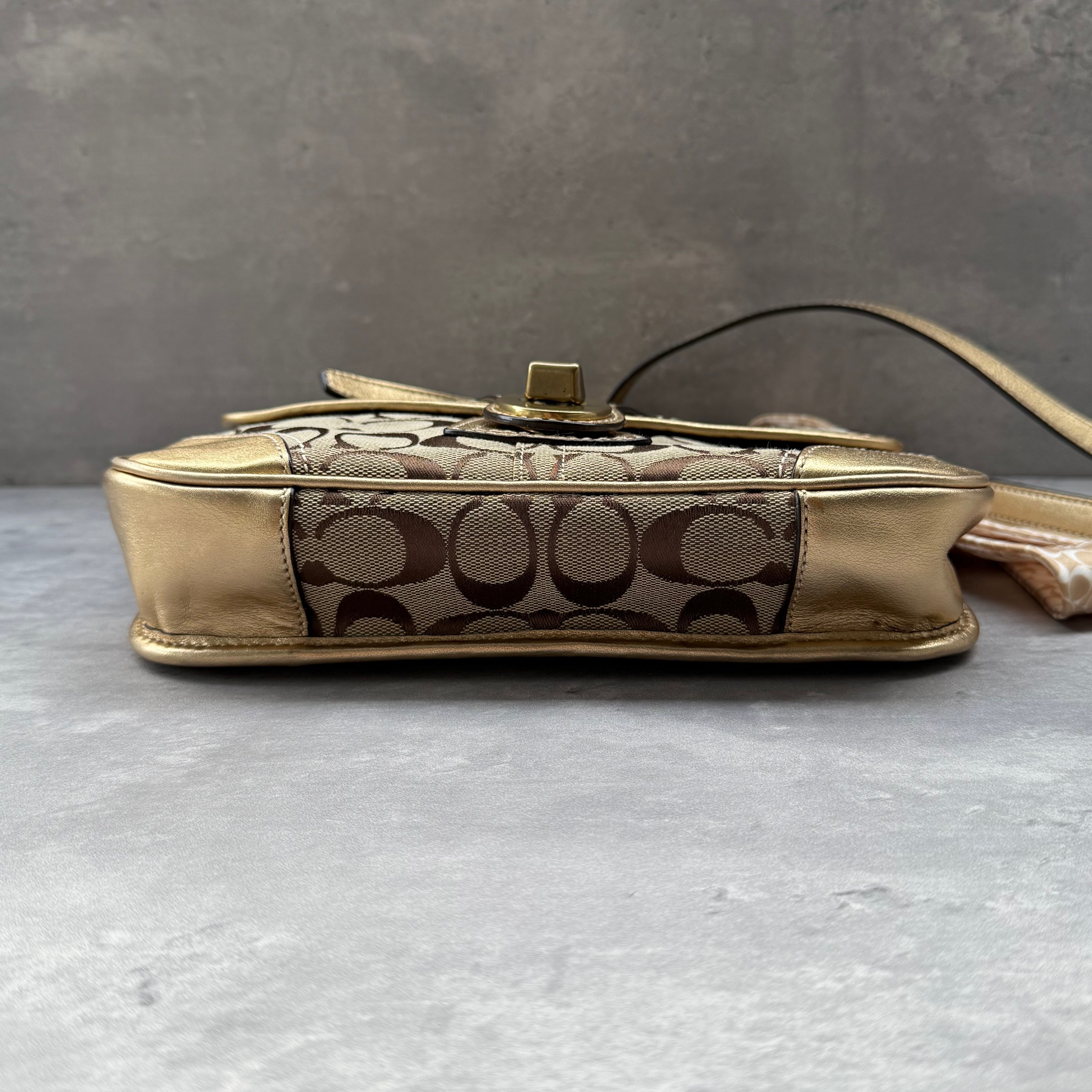 Coach Signature Turnlock Crossbody Bag Beige/Gold